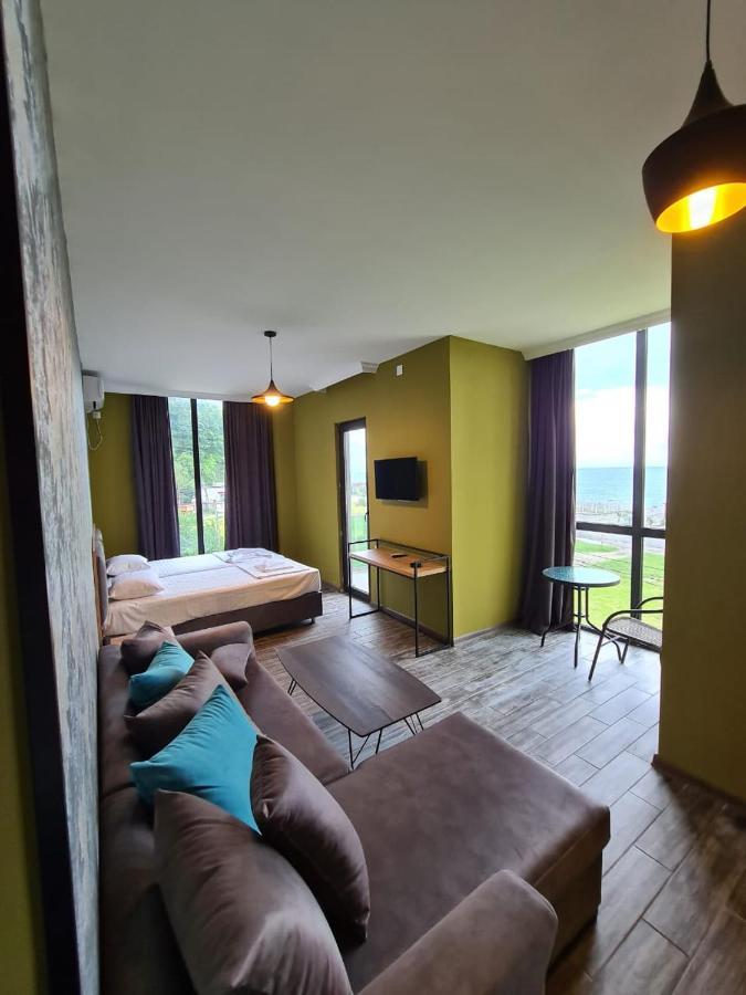 Casa Del Mar Hotell Kvariati Eksteriør bilde