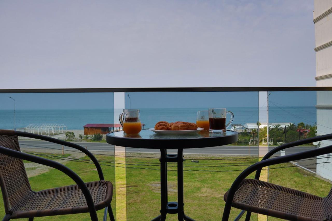 Casa Del Mar Hotell Kvariati Eksteriør bilde